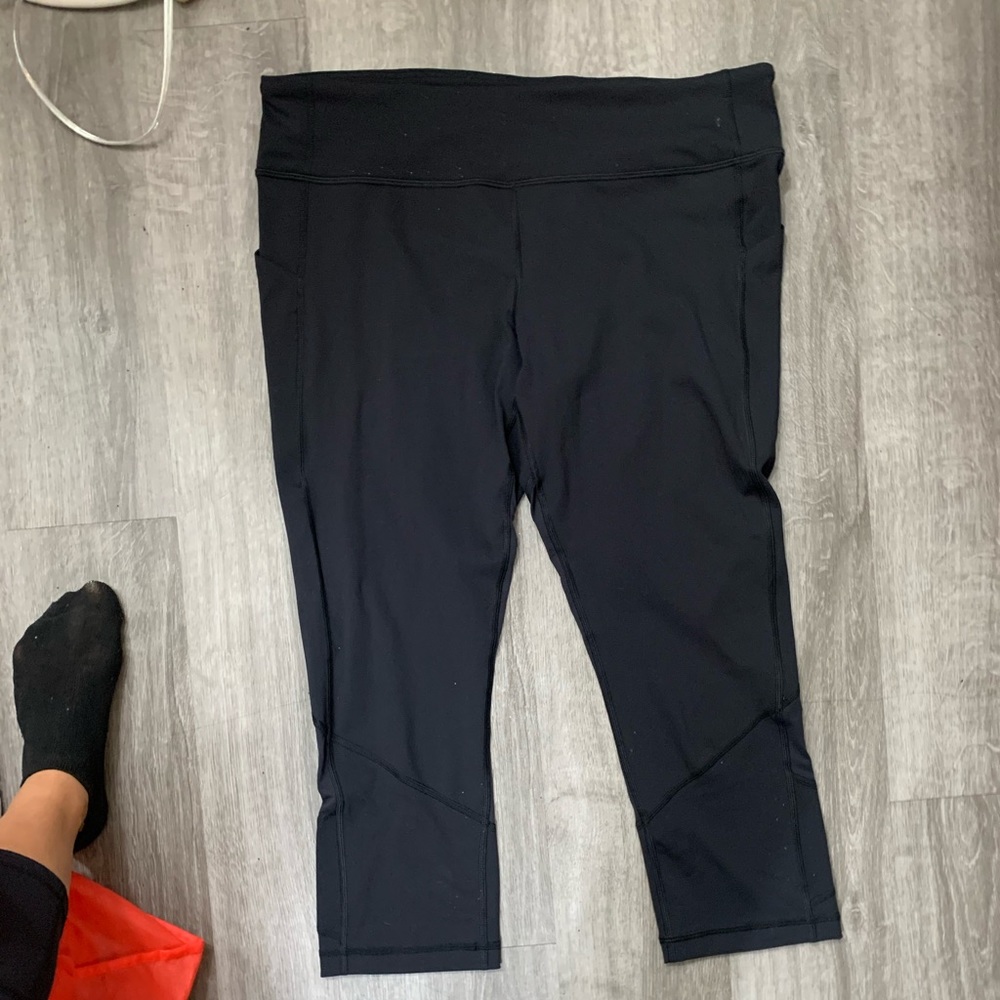 NEW NEVER WORN LULULEMON LEGGINGS